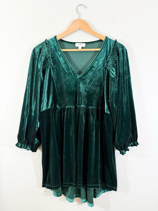 Umgee Tops - Umgee Green Velvet Babydoll Tunic Top Size M Hi Low Holiday Boho Festival Casual